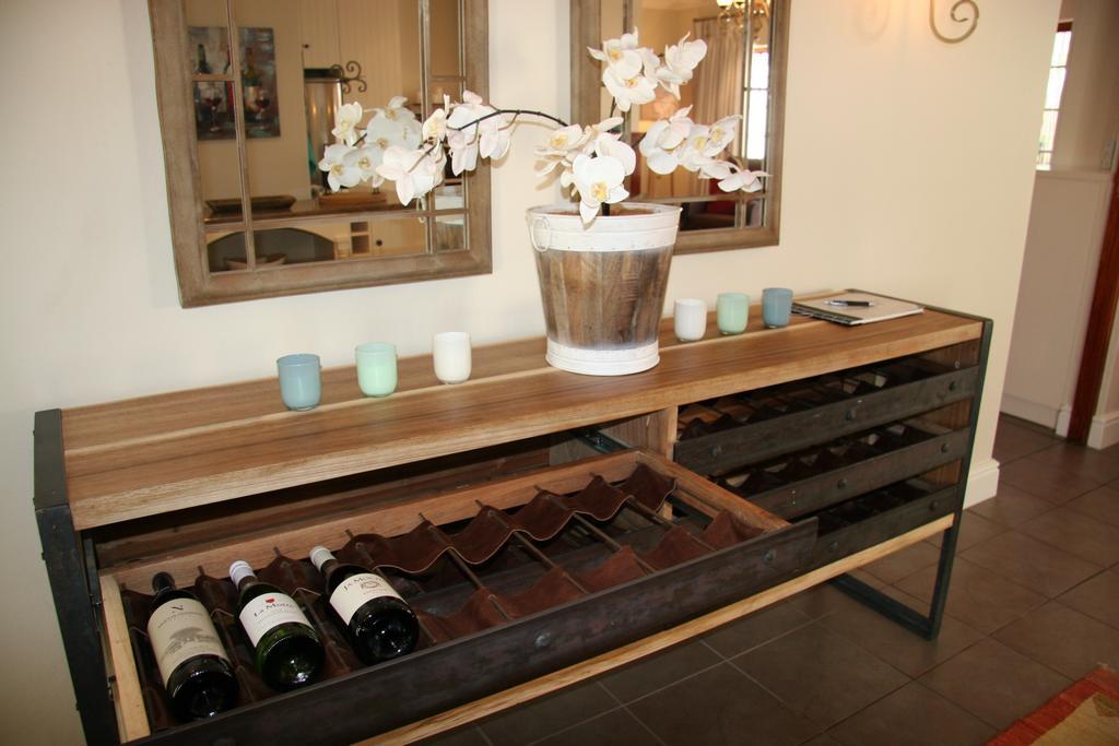 Cape Robin * Franschhoek