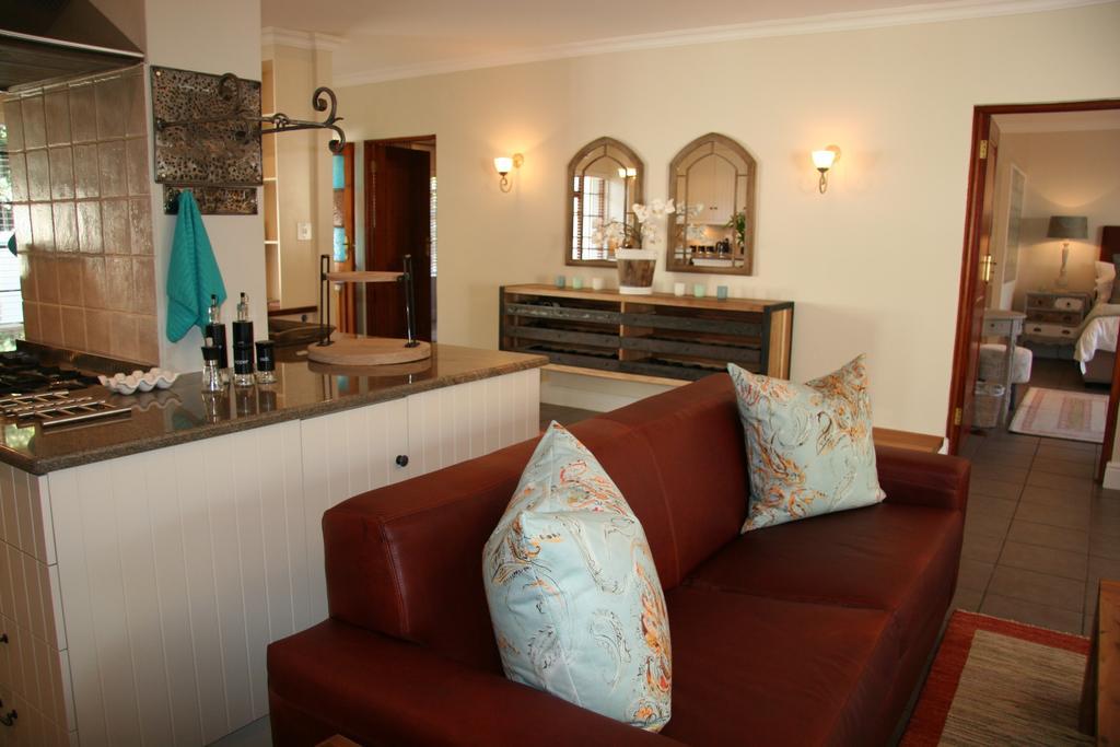 Cape Robin * Franschhoek